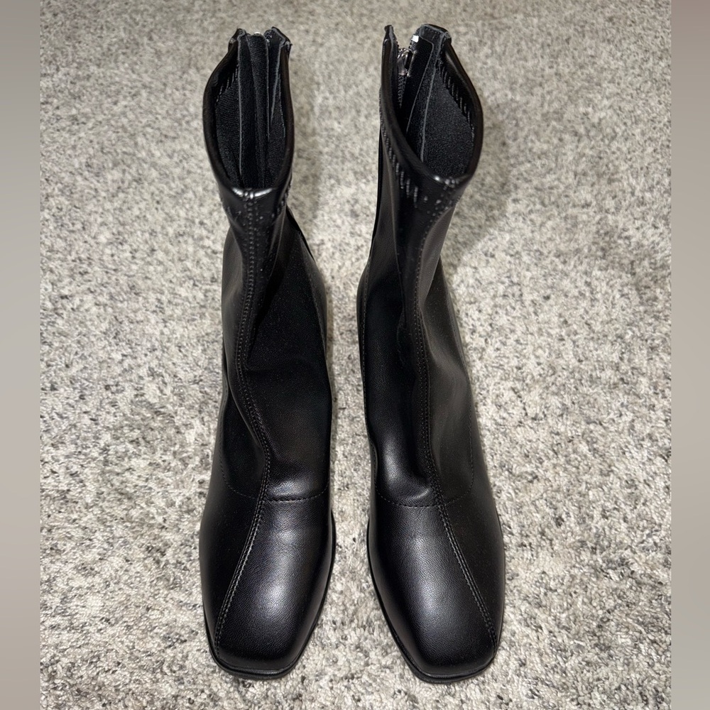 🌟NWOT🌟 Black Leather Square Toe Ankle Boots Size 8